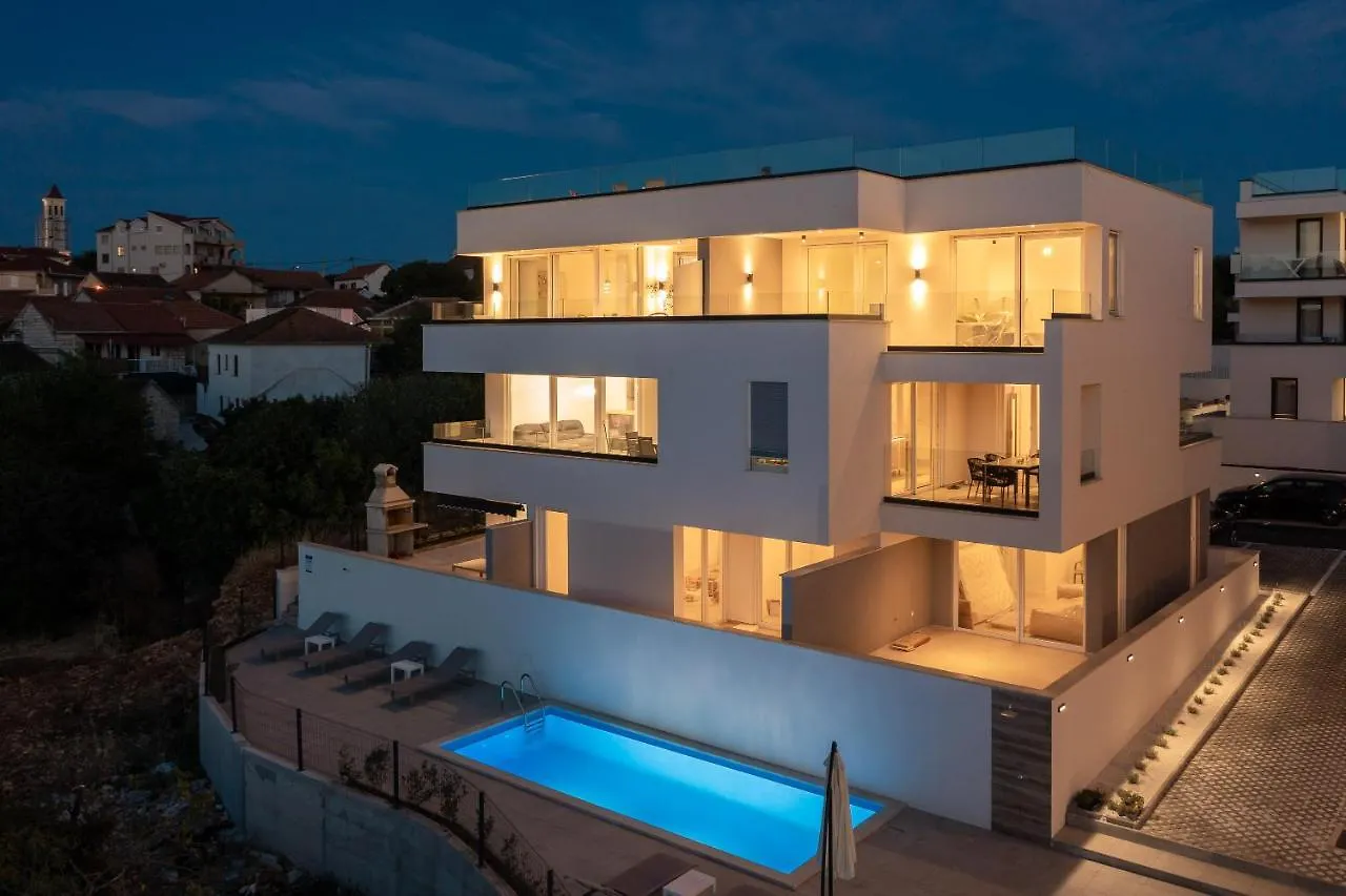 Luxury Apartment Dreams In Okrug With Swimming Pool, Sea View, Wifi, Parking Trogir 0*,