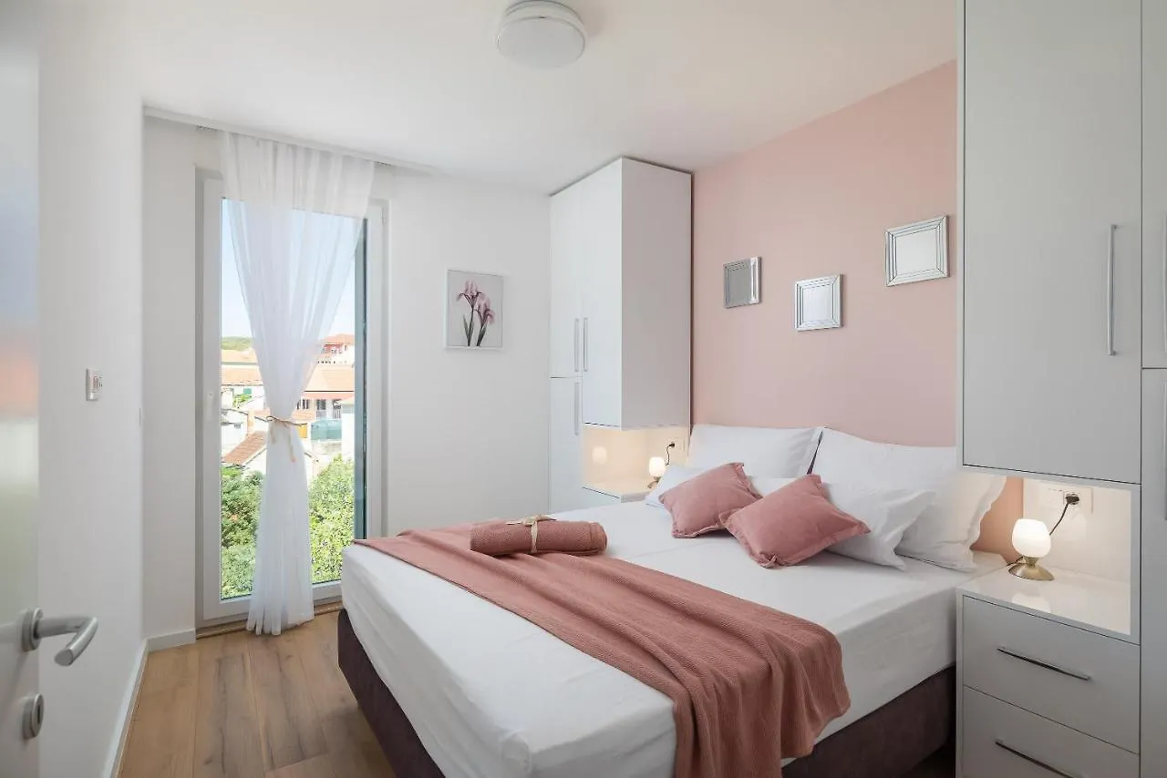 Luxury Apartment Dreams In Okrug With Swimming Pool, Sea View, Wifi, Parking Trogir