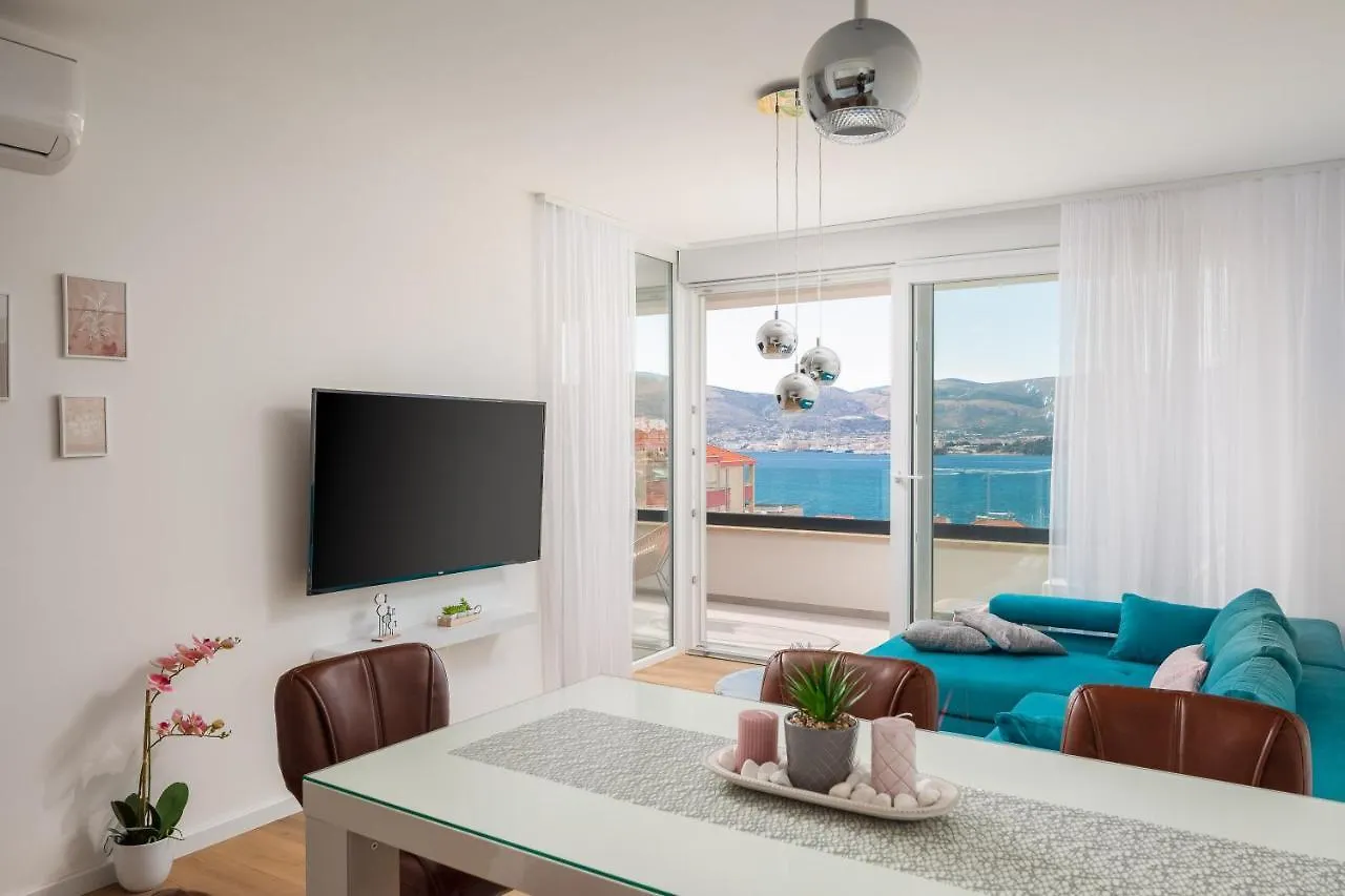 Luxury Apartment Dreams In Okrug With Swimming Pool, Sea View, Wifi, Parking Trogir