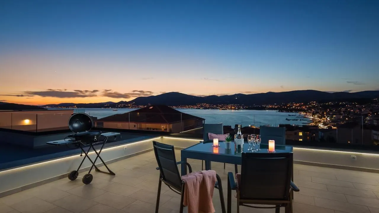Luxury Apartment Dreams In Okrug With Swimming Pool, Sea View, Wifi, Parking Trogir Croatia