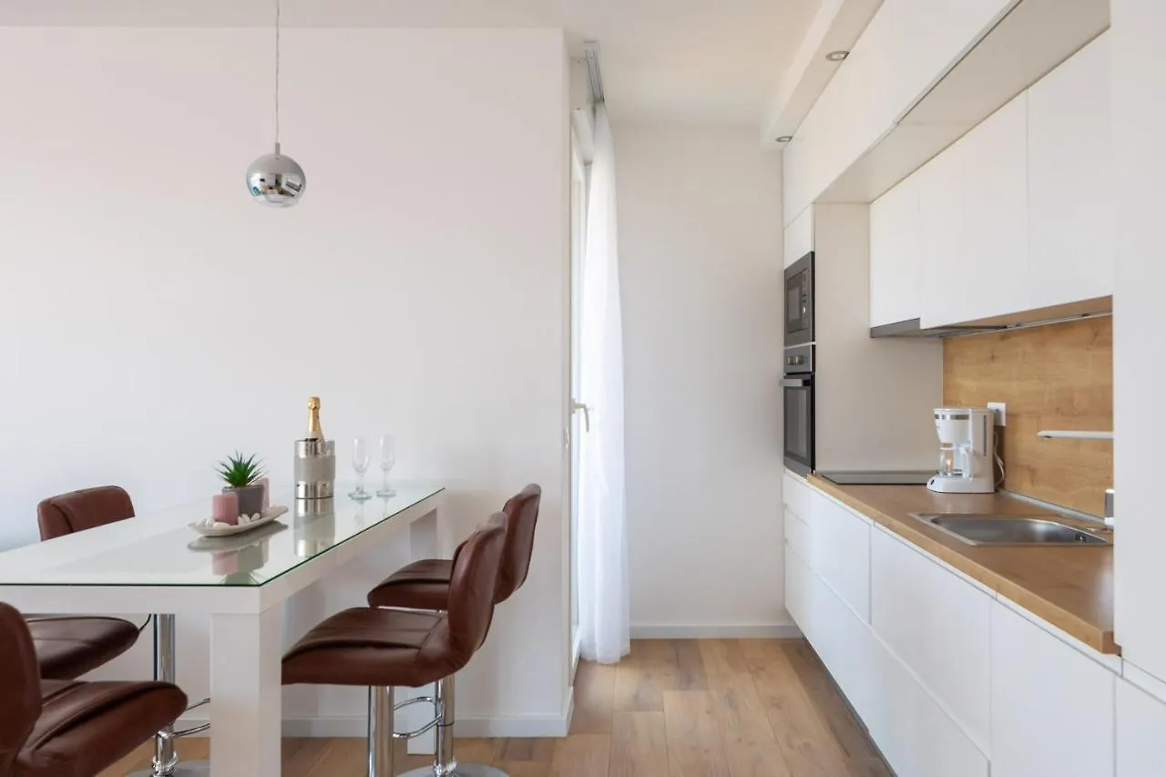 Luxury Apartment Dreams In Okrug With Swimming Pool, Sea View, Wifi, Parking Trogir Croatia