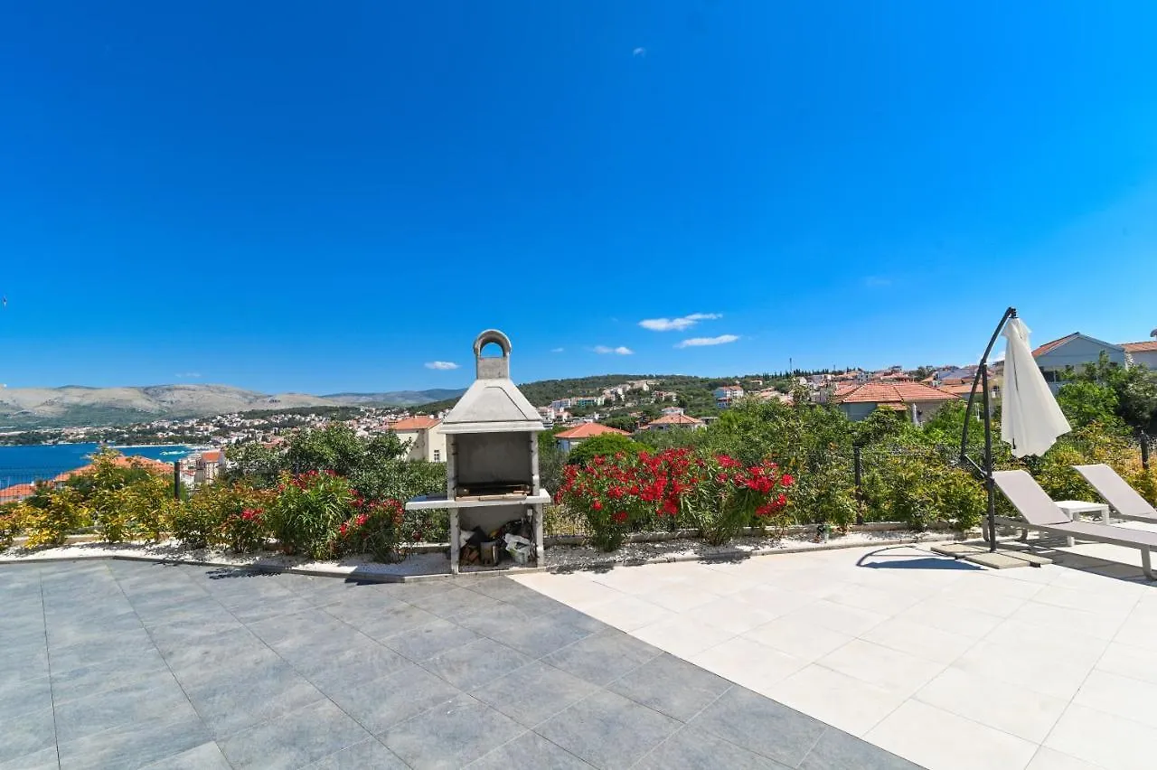 Luxury Apartment Dreams In Okrug With Swimming Pool, Sea View, Wifi, Parking Trogir