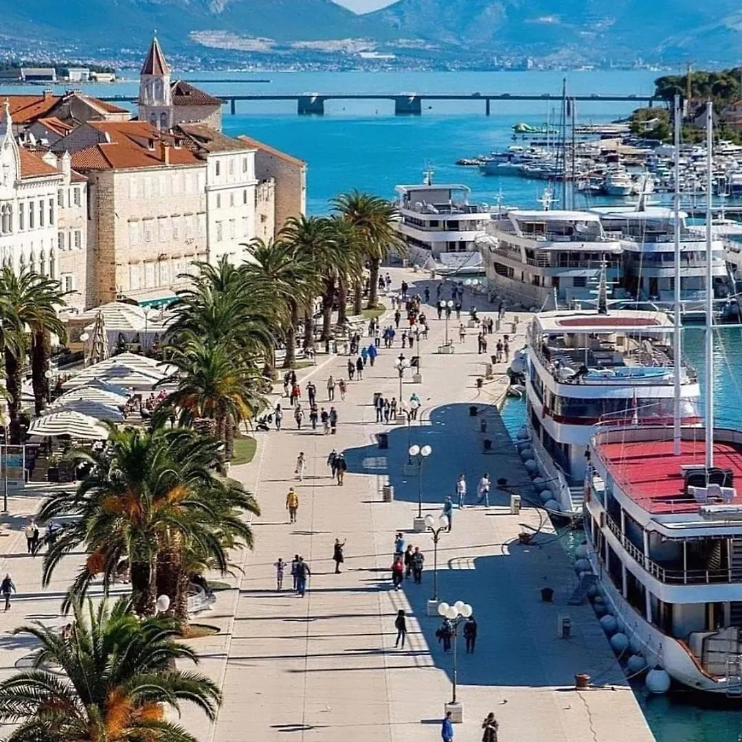Luxury Apartment Dreams In Okrug With Swimming Pool, Sea View, Wifi, Parking Trogir